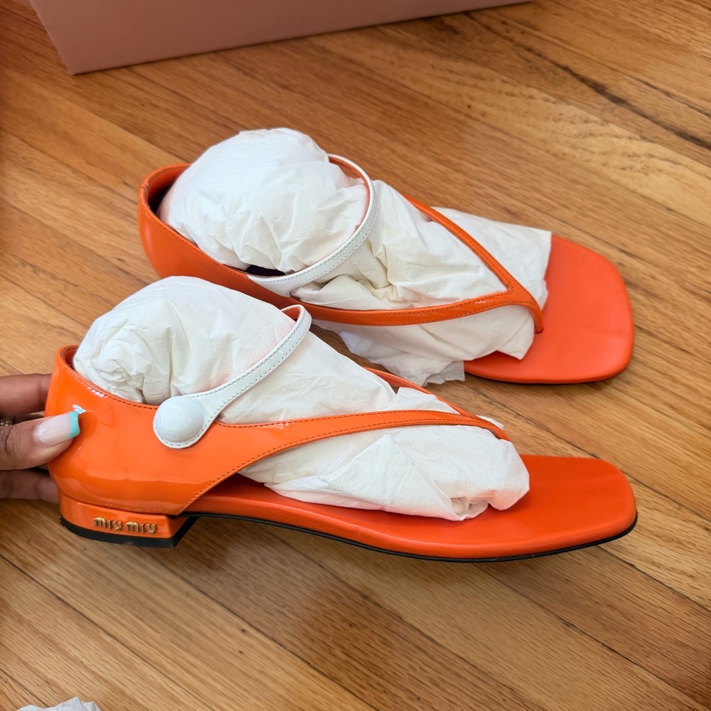 Miu Miu Bright Orange Patent Leather Slingback Sandals with White Strap 37.5